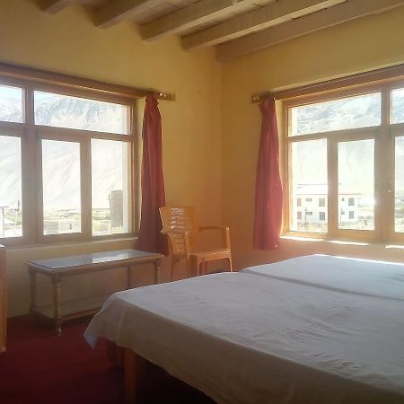 Hotel Rigyal Padam Екстер'єр фото